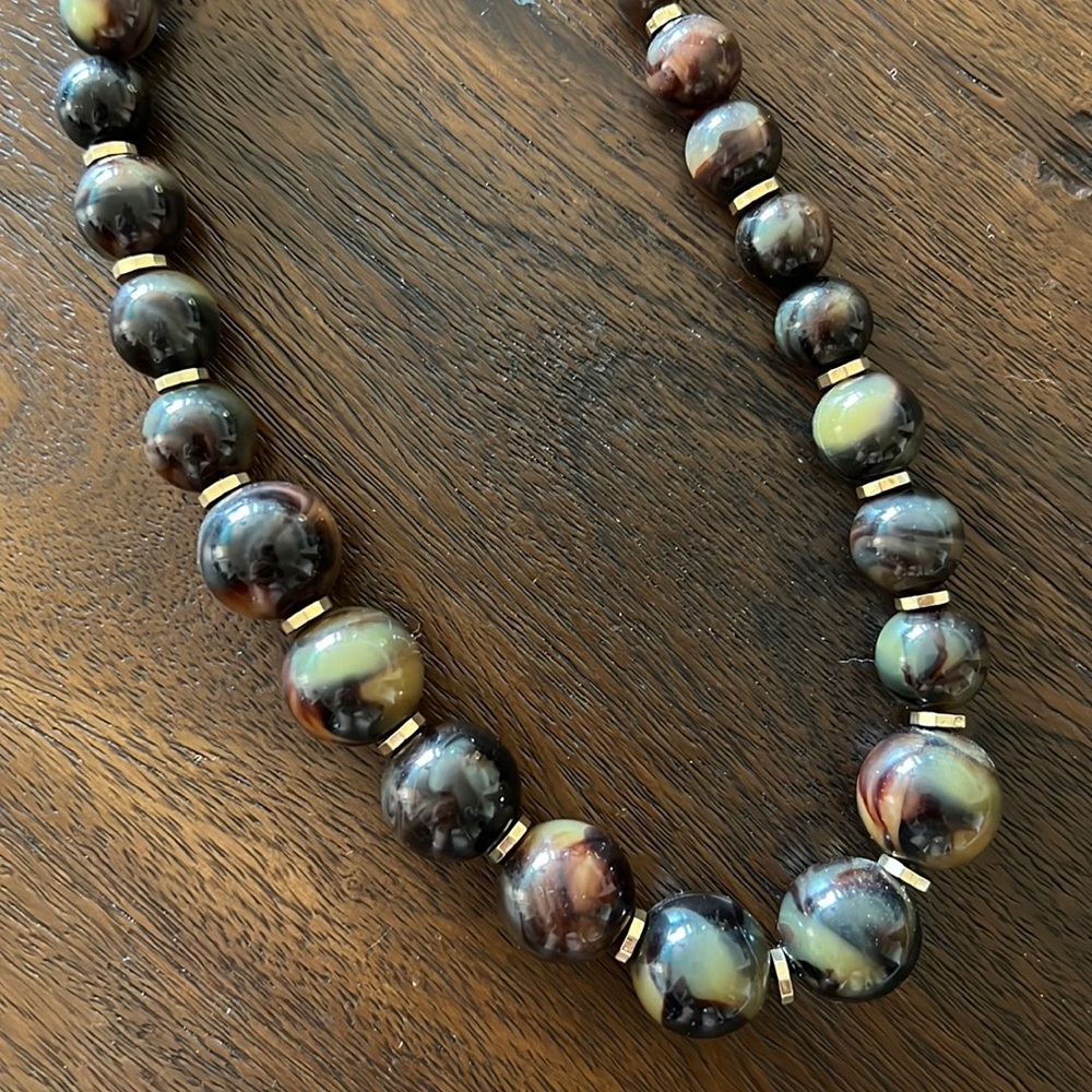 Banana republic brown chunky beaded necklace.